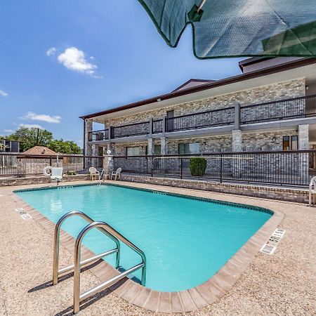 Quality Inn I-10 East Near Frost Bank Center San Antonio Buitenkant foto