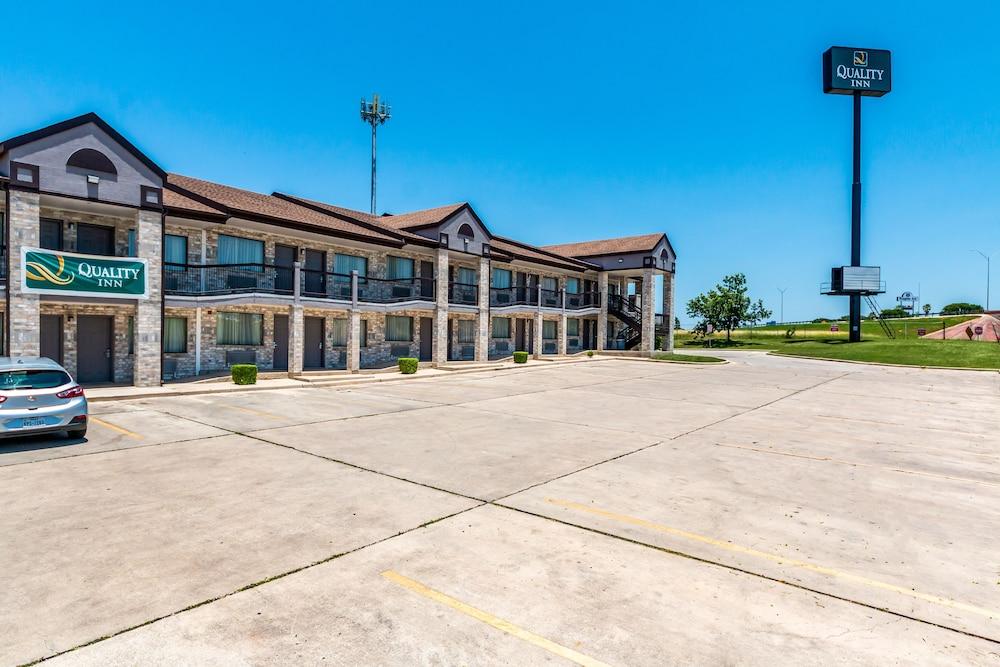 Quality Inn I-10 East Near Frost Bank Center San Antonio Buitenkant foto