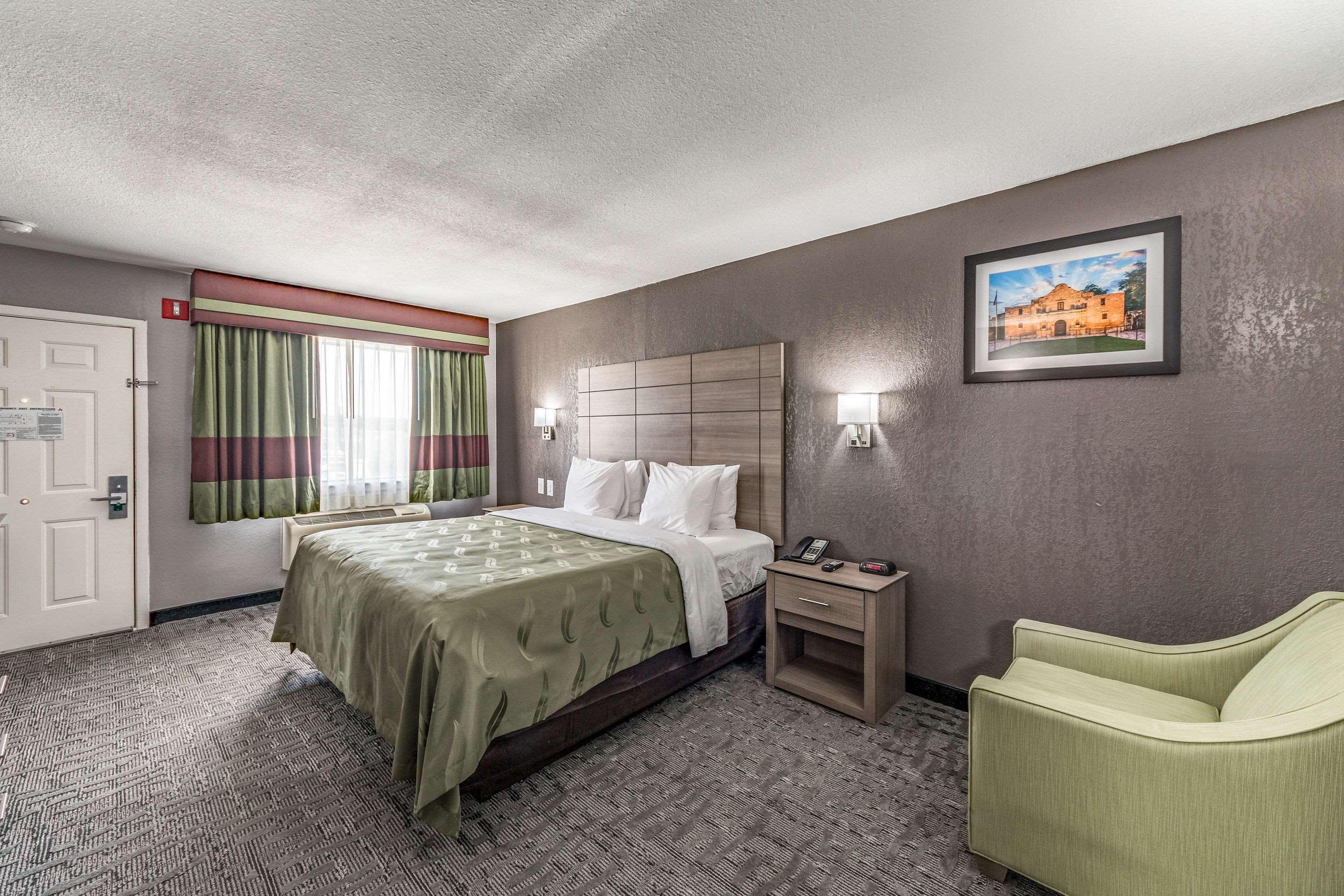 Quality Inn I-10 East Near Frost Bank Center San Antonio Buitenkant foto