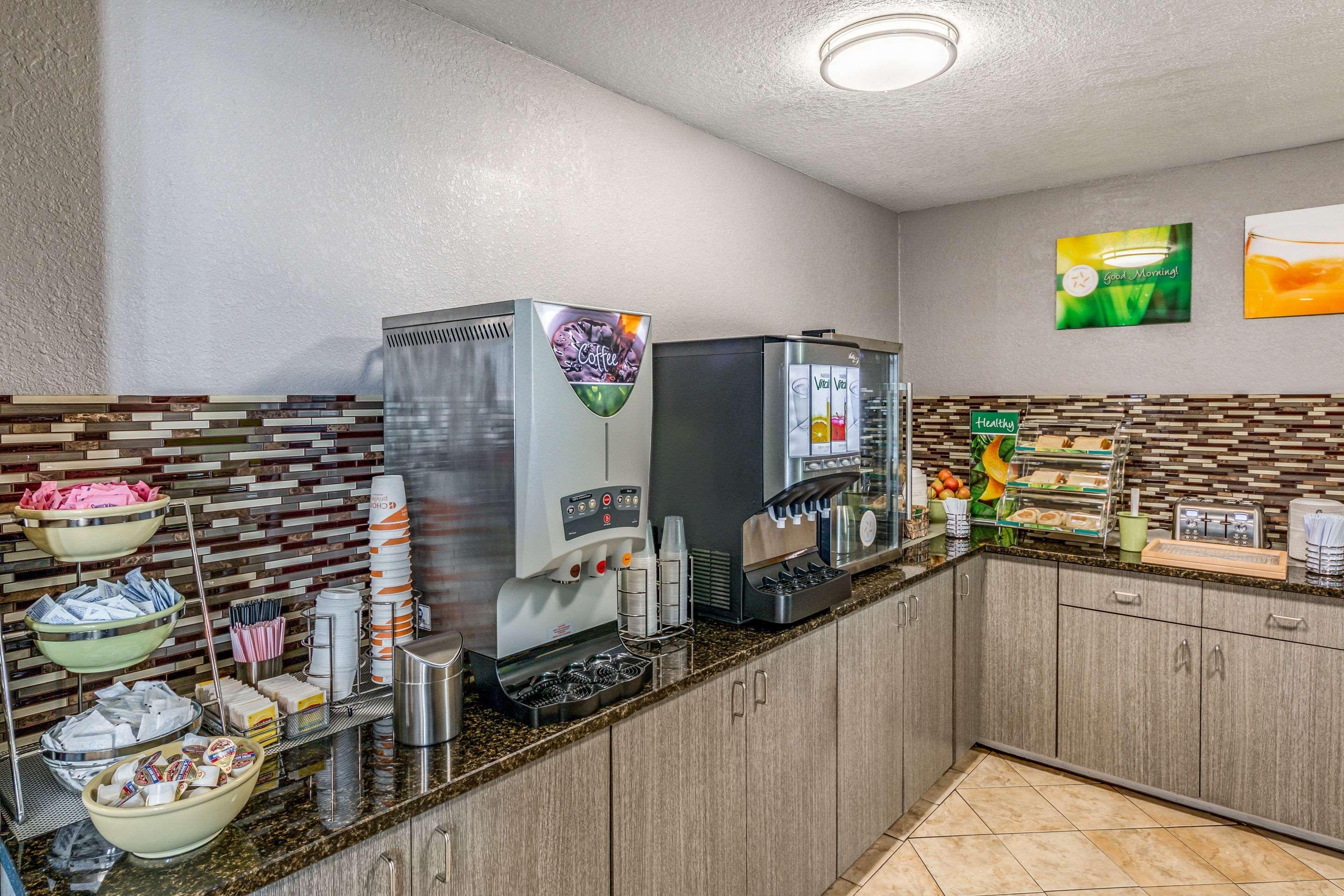 Quality Inn I-10 East Near Frost Bank Center San Antonio Buitenkant foto