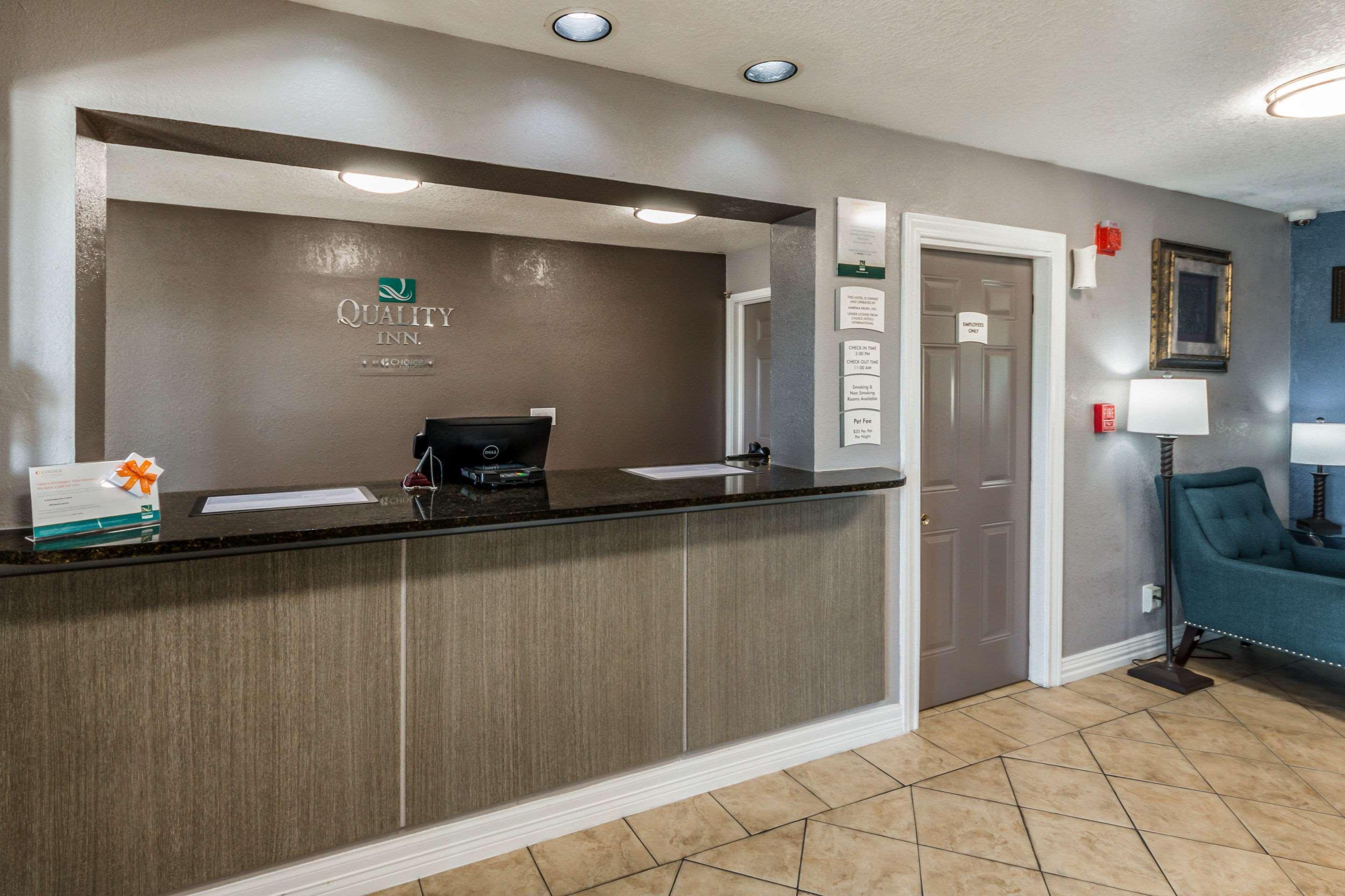 Quality Inn I-10 East Near Frost Bank Center San Antonio Buitenkant foto