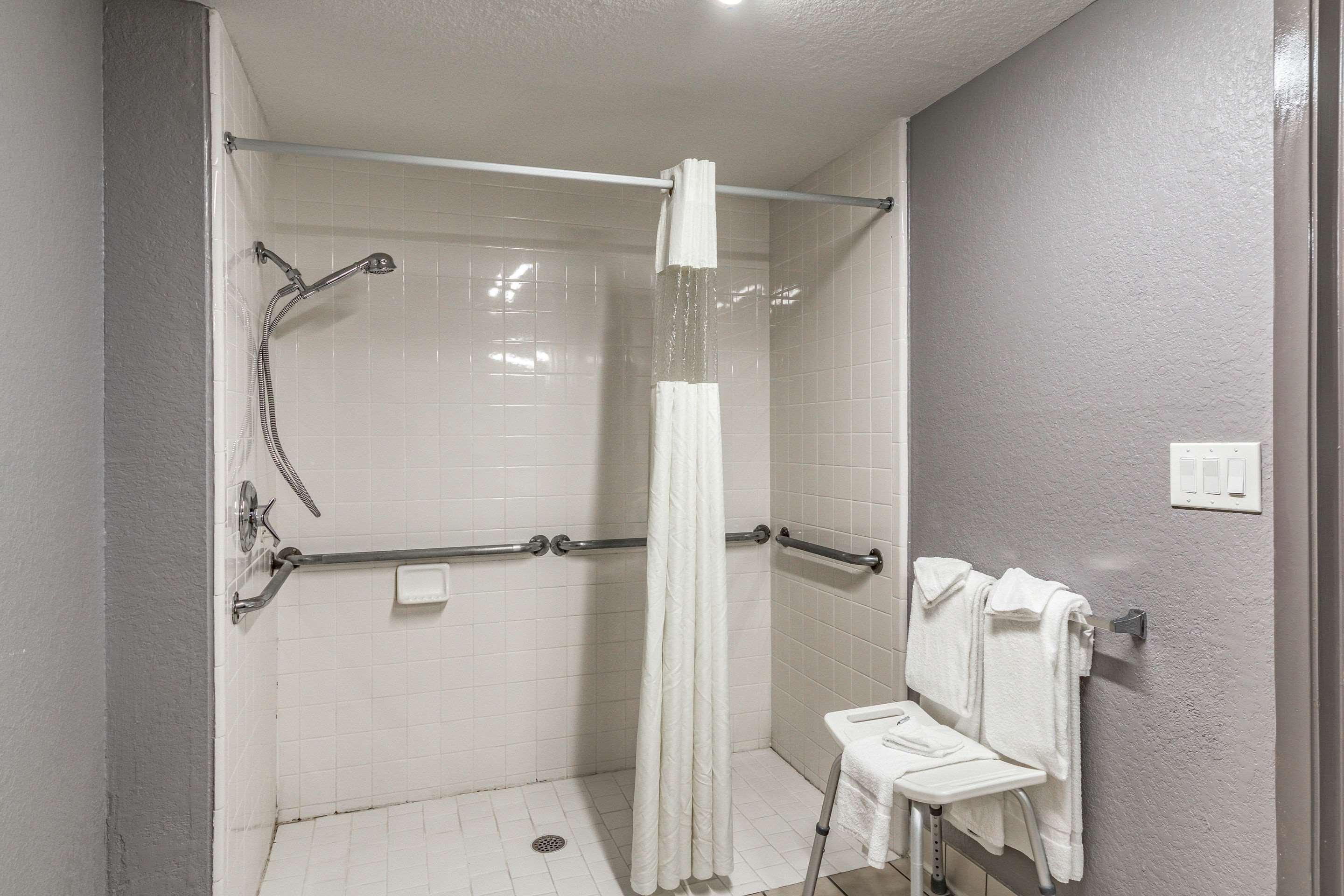 Quality Inn I-10 East Near Frost Bank Center San Antonio Buitenkant foto