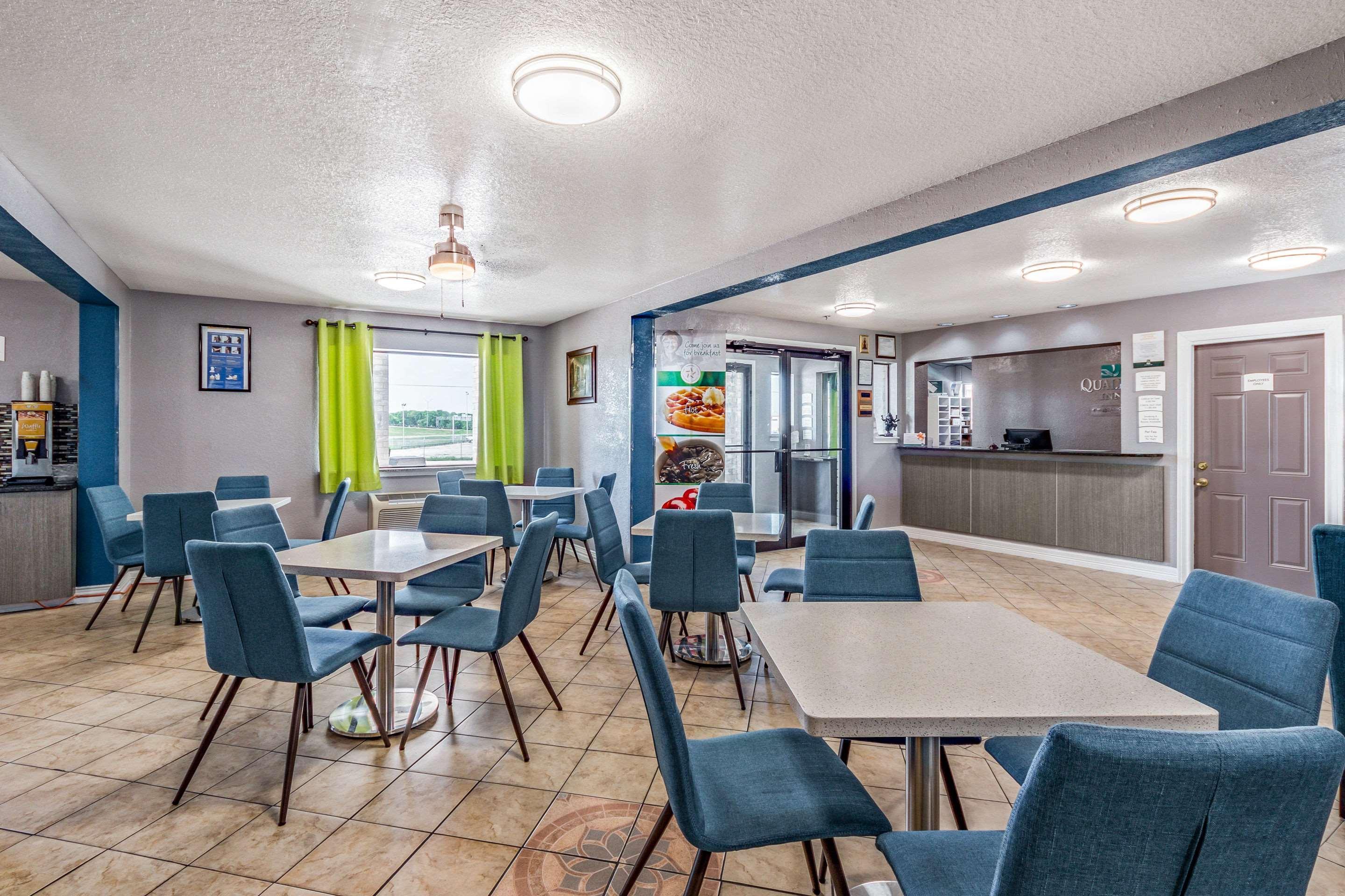 Quality Inn I-10 East Near Frost Bank Center San Antonio Buitenkant foto