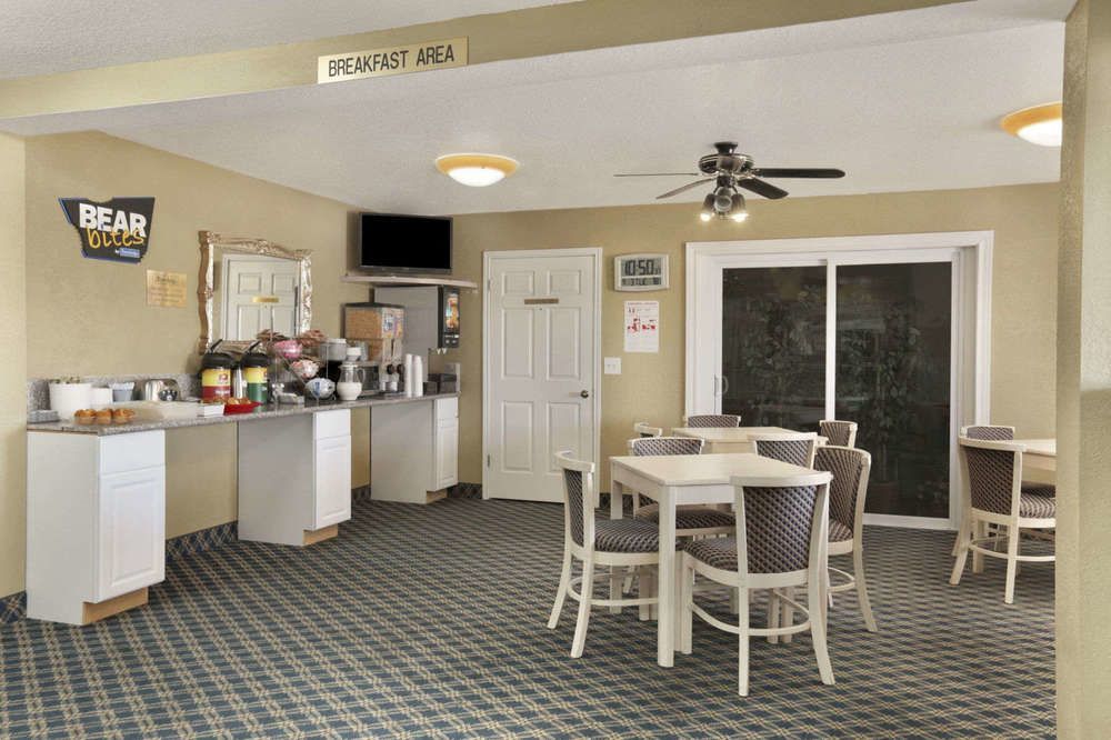 Quality Inn I-10 East Near Frost Bank Center San Antonio Buitenkant foto