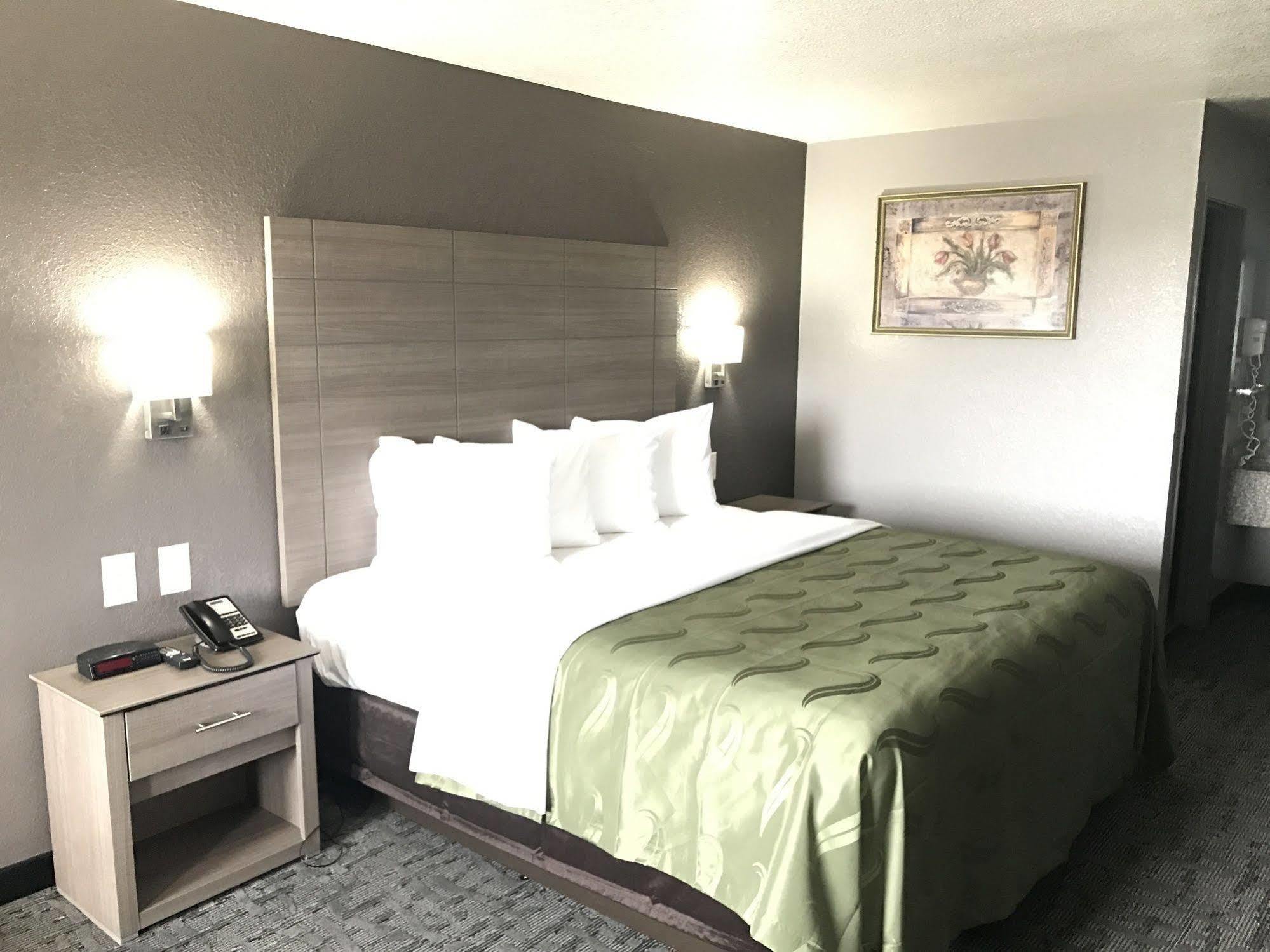 Quality Inn I-10 East Near Frost Bank Center San Antonio Buitenkant foto