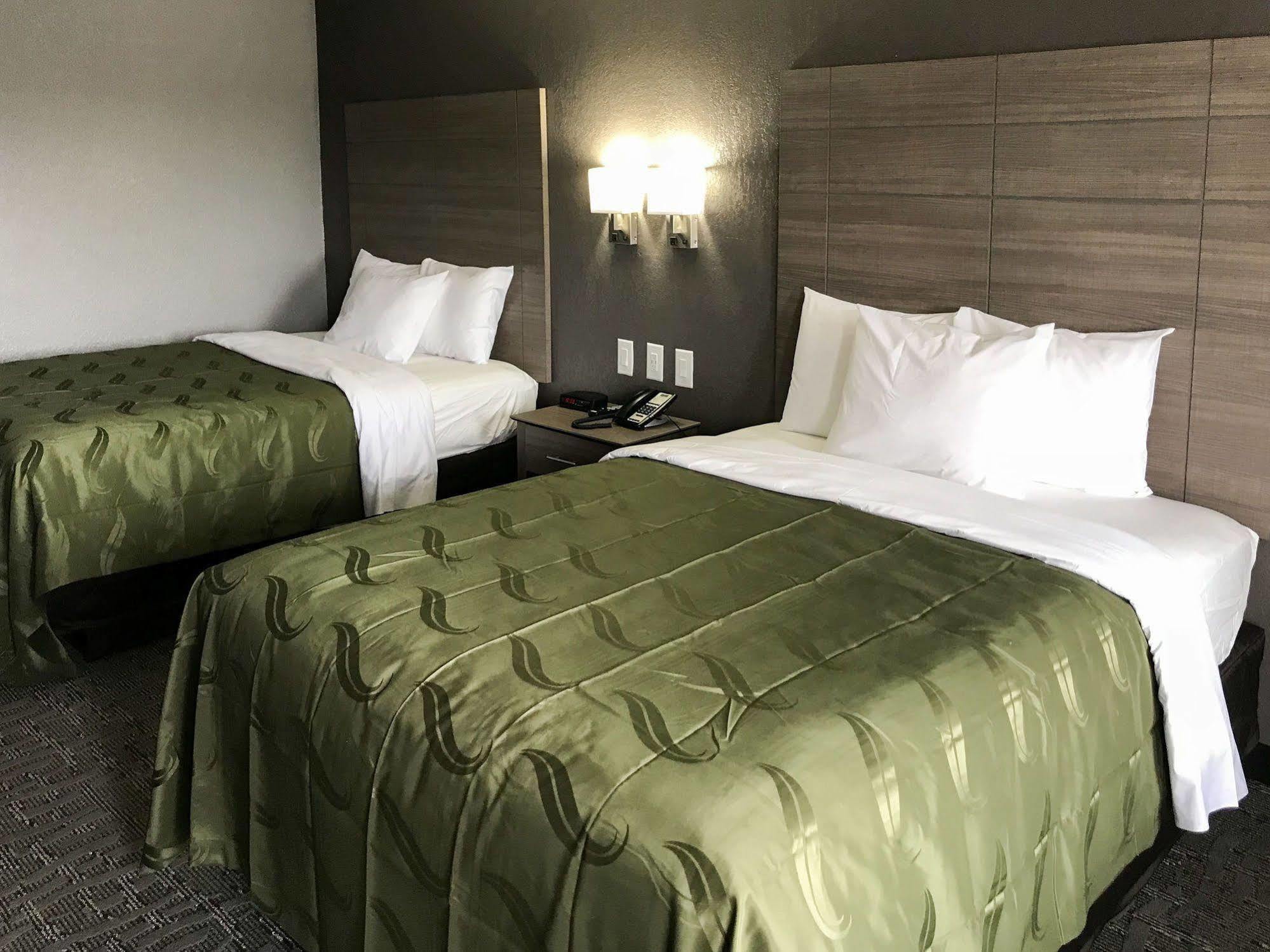 Quality Inn I-10 East Near Frost Bank Center San Antonio Buitenkant foto